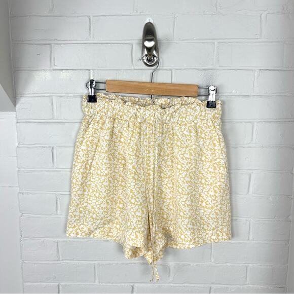 Banana Republic Yellow White Floral Casual Shorts Size XS - Picture 2 of 9